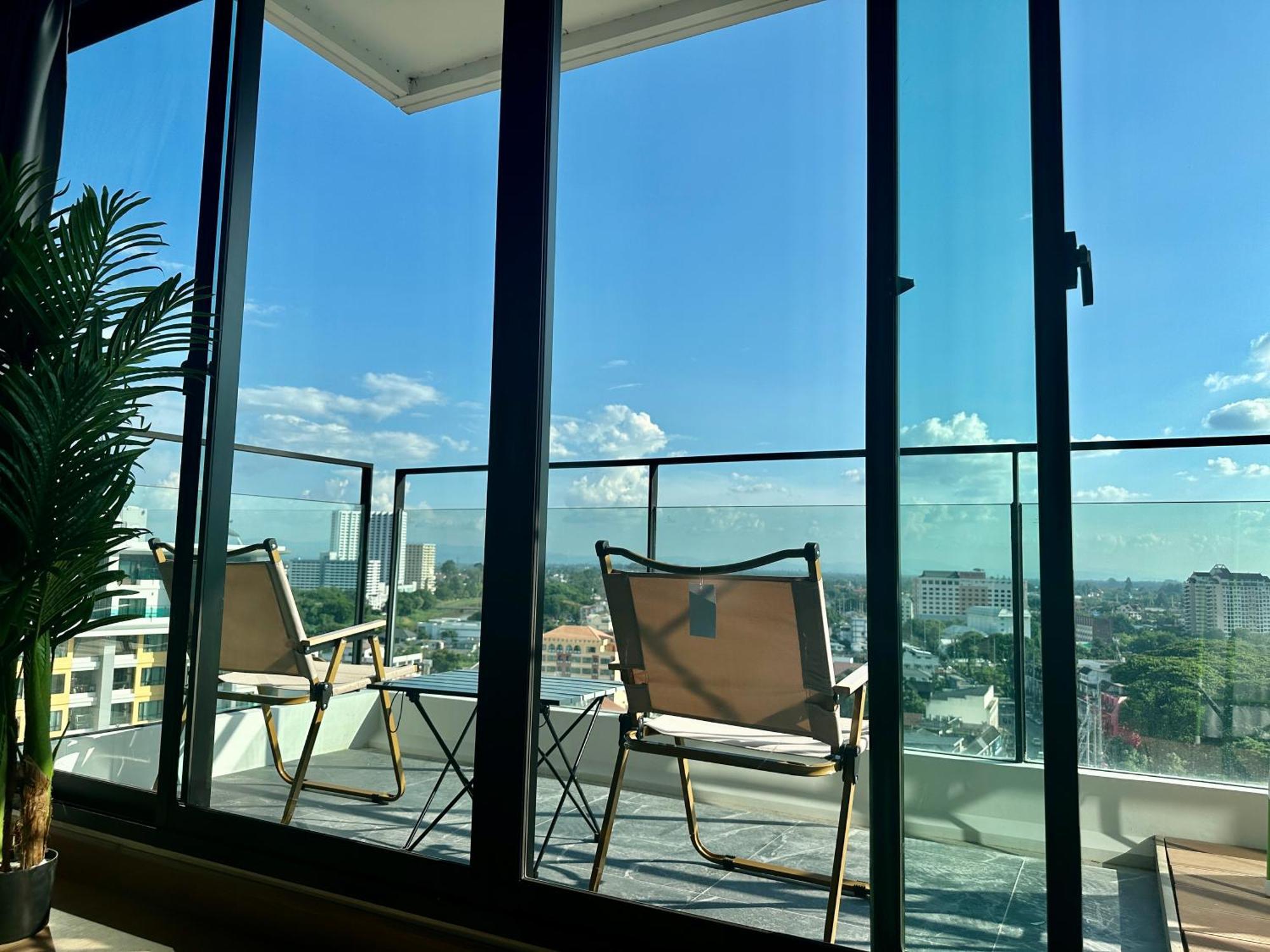 Astra Sky River Paronama Pool Luxury Changklan Apartamento