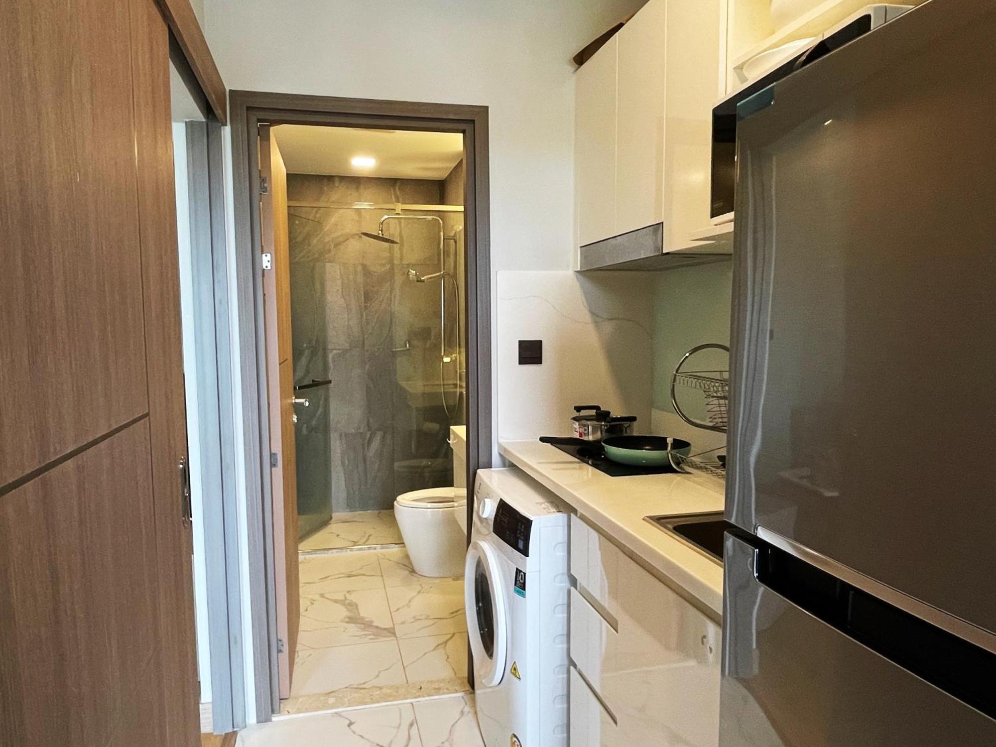 Astra Sky River Paronama Pool Luxury Changklan Apartment